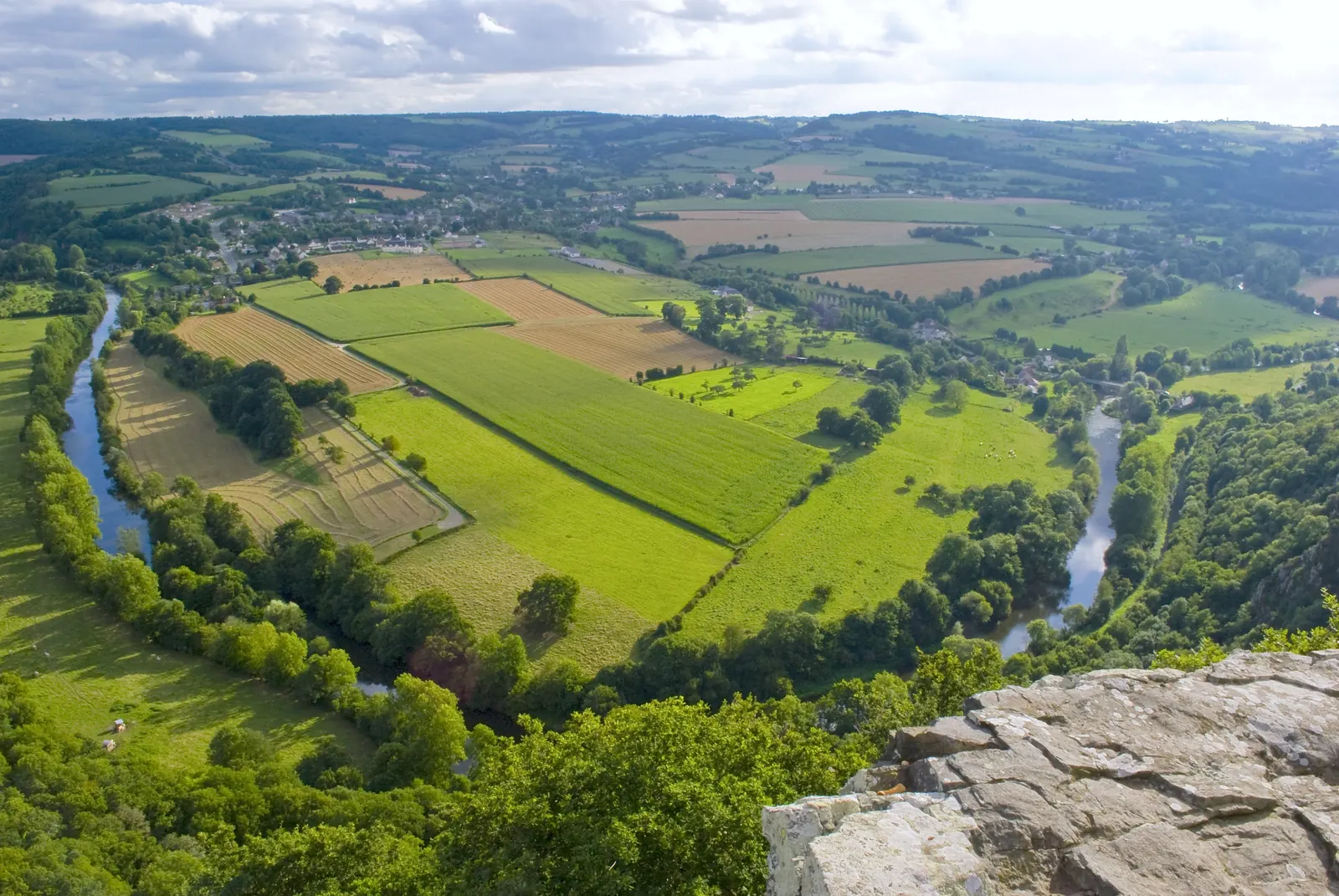 Un méandre de l’Orne dans le paysage de Suisse normande